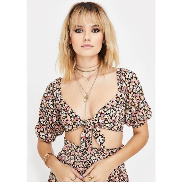 Minkpink Good girls pink black Floral knot front crop top NWT Womens M - Picture 1 of 3